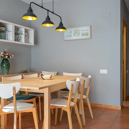 Lola Estupenda Casa De 4 Con Jardin A 150 Metros De La Playa Holiday home *